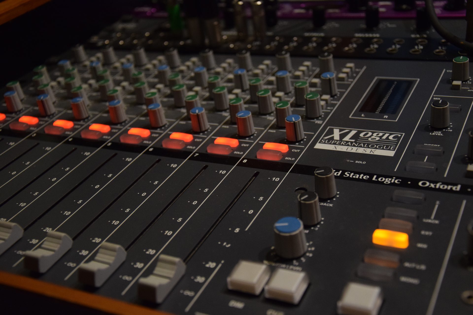 Studio d'enregistrement — console de mixage